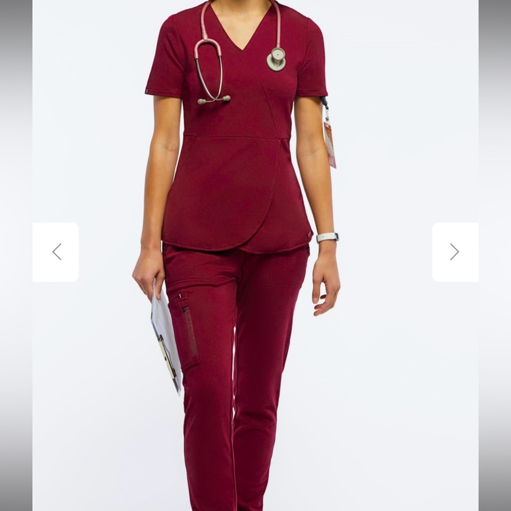 Xs Jaanuu Scrub Set